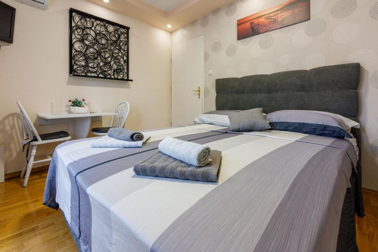 Apartments And Room Art Crikvenica Exterior foto